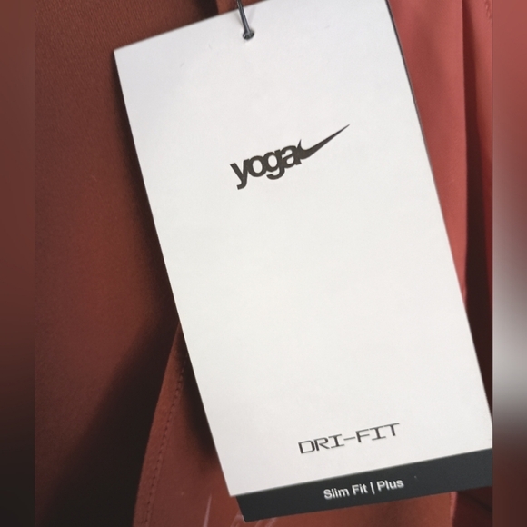 NWT Nike Yoga Dri Fit Infinilon Luxe Crop Tank Top Size 3X - Picture 8 of 11